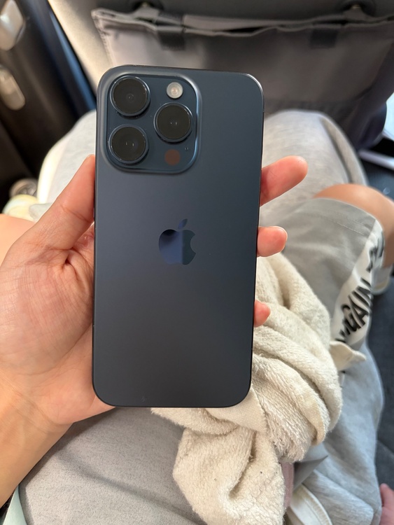 iPhone iPhone 15 Pro 256GB au（スマホ）の商品画像 - 査定依頼日：2026年7月20日 - 最高査定価格：81,000円