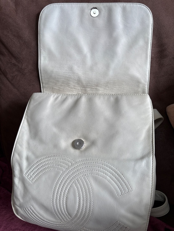 リュック（ブランドバッグ）の商品画像 - 査定依頼日：2025年12月8日 - 最高査定価格：140,000円