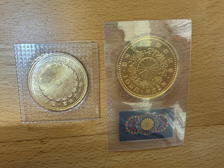 御即位記念金貨平成2年十万円（金・貴金属）の商品画像 - 査定依頼日：2026年9月22日 - 最高査定価格：1,100,000円