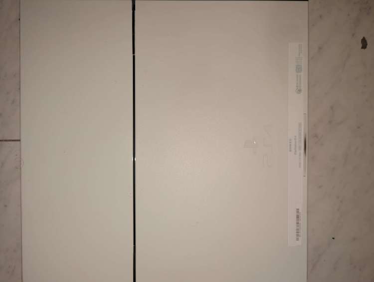 ps4  CUH-1100A（ゲーム機本体・ゲームソフト）の商品画像 - 査定依頼日：2023年1月24日 - 最高査定価格：14,000円