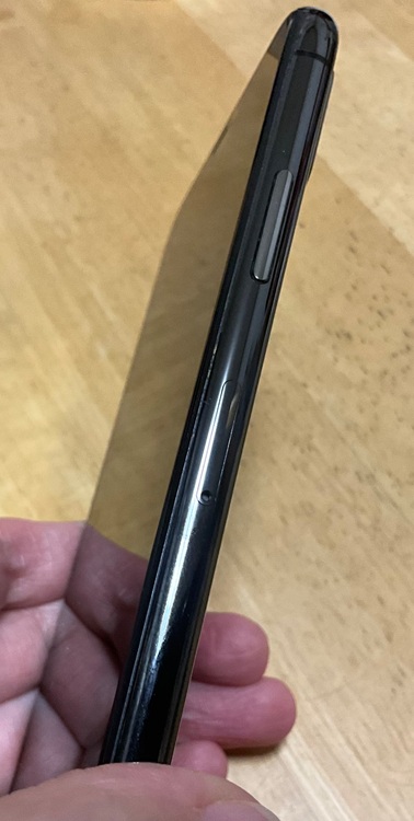 iPhone Xs モデル:MTAW2J/A（スマホ）の商品画像 - 査定依頼日：2025年7月4日 - 最高査定価格：15,000円