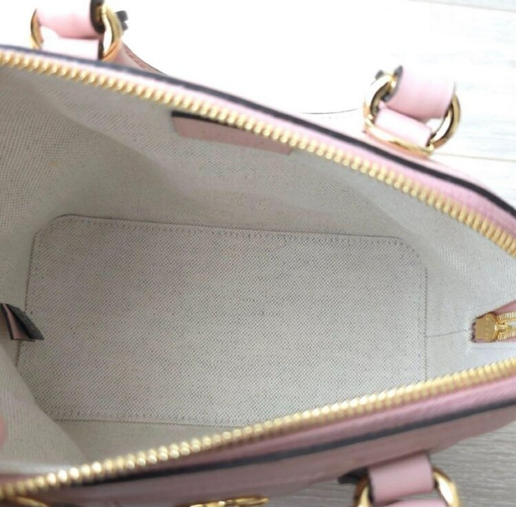 GUCCI グッチ レディース ショルダーバッグ 727793  マトラッセ（ブランドバッグ）の商品画像 - 査定依頼日：2025年5月8日 - 最高査定価格：145,000円