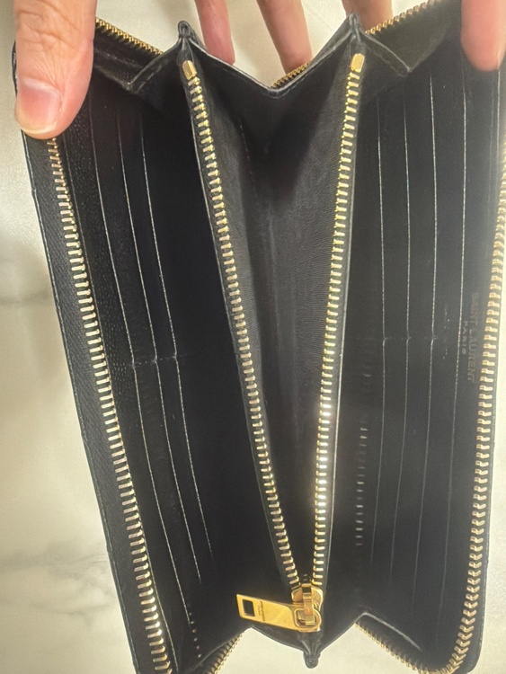 イブサンローラン  （ブランドバッグ）の商品画像 - 査定依頼日：2026年2月7日 - 最高査定価格：31,000円