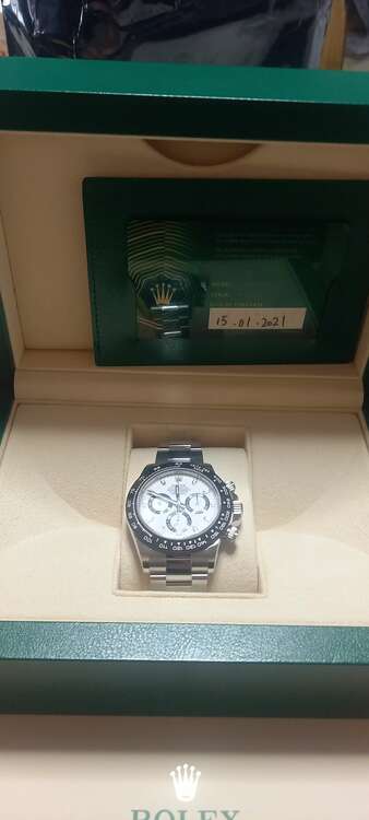 ロレックス デイトナ 116500LNほわい（高級時計）の商品画像 - 査定依頼日：2025年1月10日 - 最高査定価格：4,350,000円