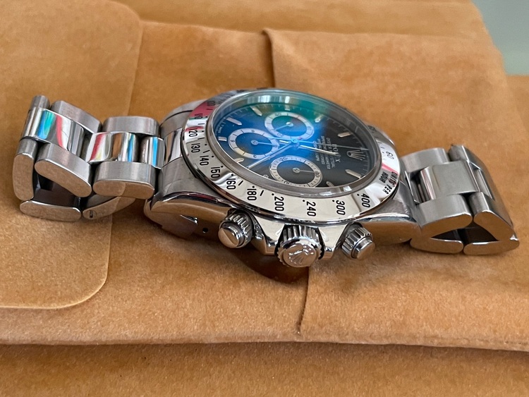 ロレックス デイトナ 1652（高級時計）の商品画像 - 査定依頼日：2025年8月27日 - 最高査定価格：4,000,000円