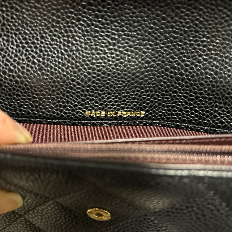 キャビアスキンマトラッセ（ブランド財布・小物）の商品画像 - 査定依頼日：2025年2月4日 - 最高査定価格：30,000円