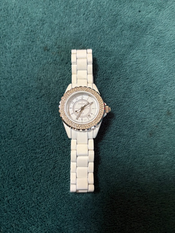 CHANEL J12（高級時計）の商品画像 - 査定依頼日：2026年8月4日 - 最高査定価格：380,000円