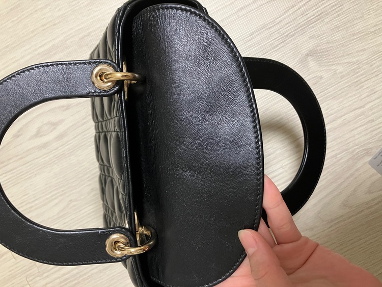 ディオール  （ブランドバッグ）の商品画像 - 査定依頼日：2025年12月27日 - 最高査定価格：380,000円