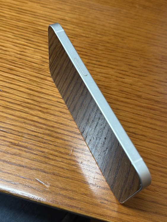 iPhone 13 256GB SIMフリー（スマホ）の商品画像 - 査定依頼日：2026年4月6日 - 最高査定価格：32,000円