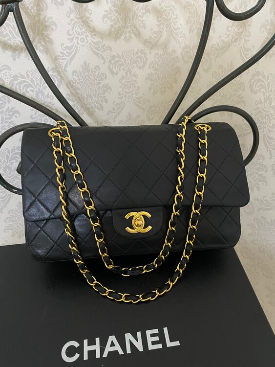 シャネル　マトラッセ　ダブルフラップ　ダブルチェーン（ブランドバッグ）の商品画像 - 査定依頼日：2024年5月4日 - 最高査定価格：250,000円