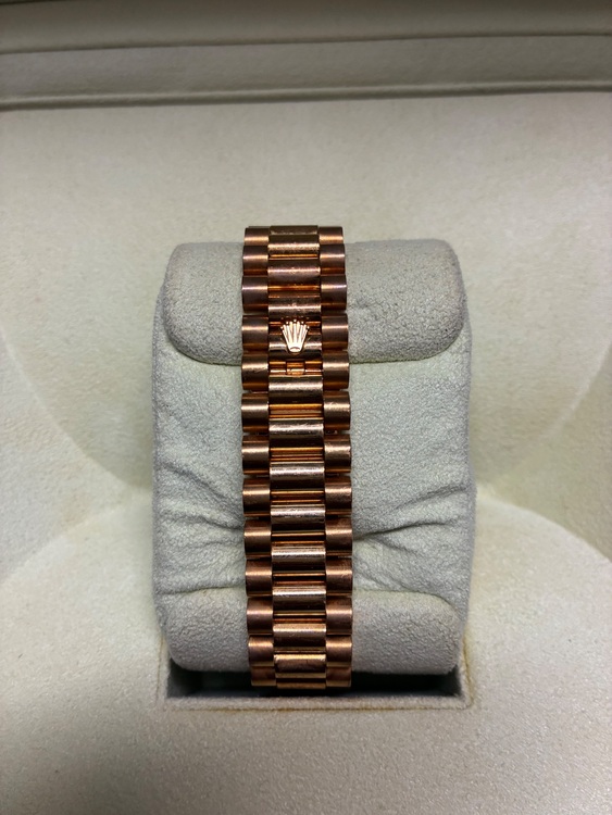 ロレックス デイデイト 118348（高級時計）の商品画像 - 査定依頼日：2025年10月11日 - 最高査定価格：4,000,000円