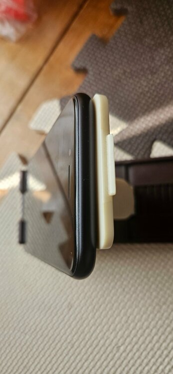 iPhoneSE 64GB docomo（スマホ）の商品画像 - 査定依頼日：2026年4月3日 - 最高査定価格：100,000円