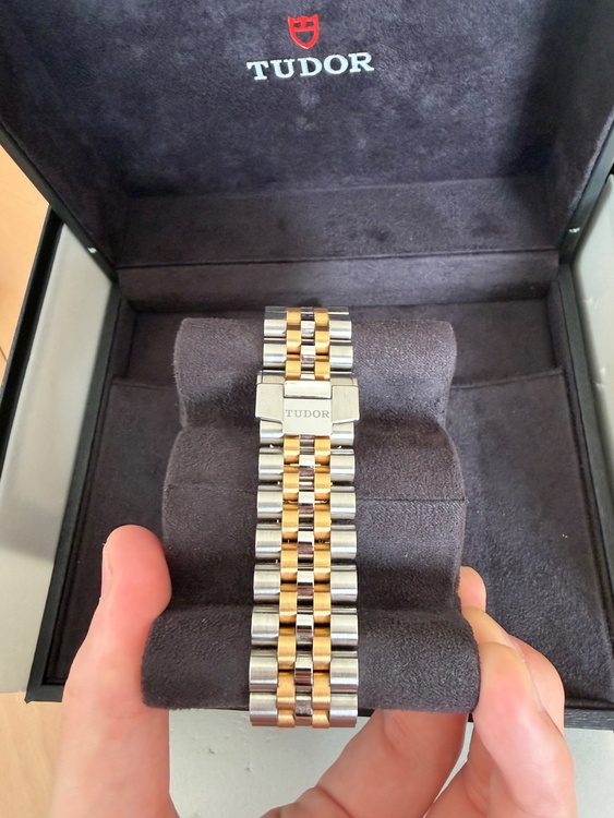 チューダー ブラックベイ 7954（高級時計）の商品画像 - 査定依頼日：2026年1月31日 - 最高査定価格：450,000円