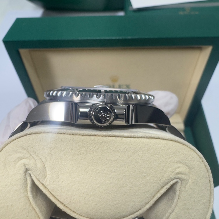 ロレックス シードゥエラー 12660（高級時計）の商品画像 - 査定依頼日：2026年4月8日 - 最高査定価格：2,300,000円