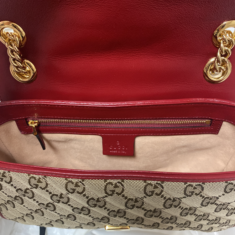 443497 HVKEG 8561（ブランドバッグ）の商品画像 - 査定依頼日：2021年10月6日 - 最高査定価格：160,000円