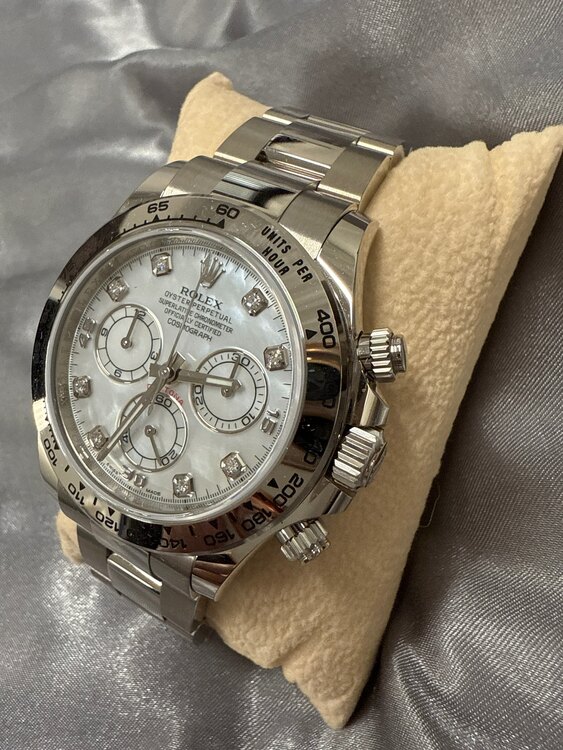 ロレックス デイトナ 11650（高級時計）の商品画像 - 査定依頼日：2025年2月20日 - 最高査定価格：6,900,000円
