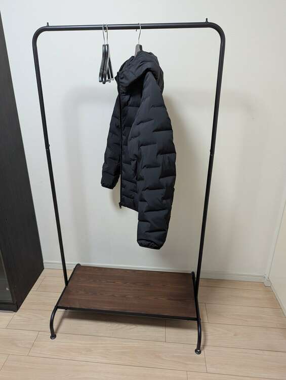 コートハンガー（家具・寝具）の商品画像 - 査定依頼日：2025年3月30日 - 最高査定価格：1,000円