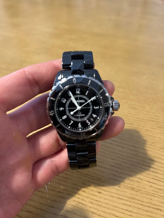 シャネル J12 H068（高級時計）の商品画像 - 査定依頼日：2025年7月16日 - 最高査定価格：250,000円