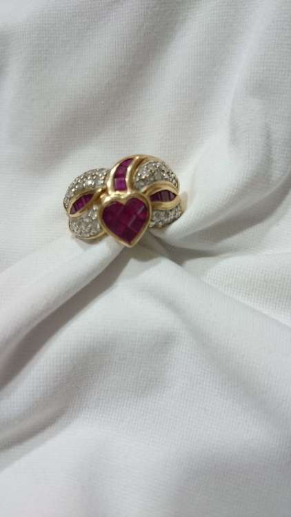 ミステリーセッティング ルビーリング（金・貴金属）の商品画像 - 査定依頼日：2023年2月27日 - 最高査定価格：60,000円