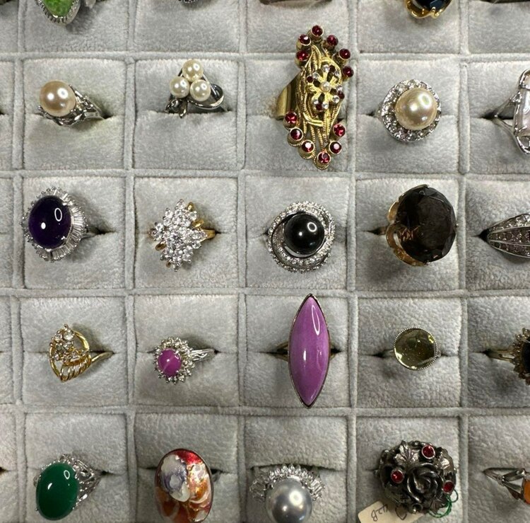 リング（宝石）の商品画像 - 査定依頼日：2025年3月1日 - 最高査定価格：10,000円