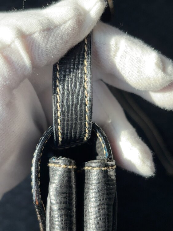 ショルダーバッグ（ブランドバッグ）の商品画像 - 査定依頼日：2025年4月12日 - 最高査定価格：37,000円