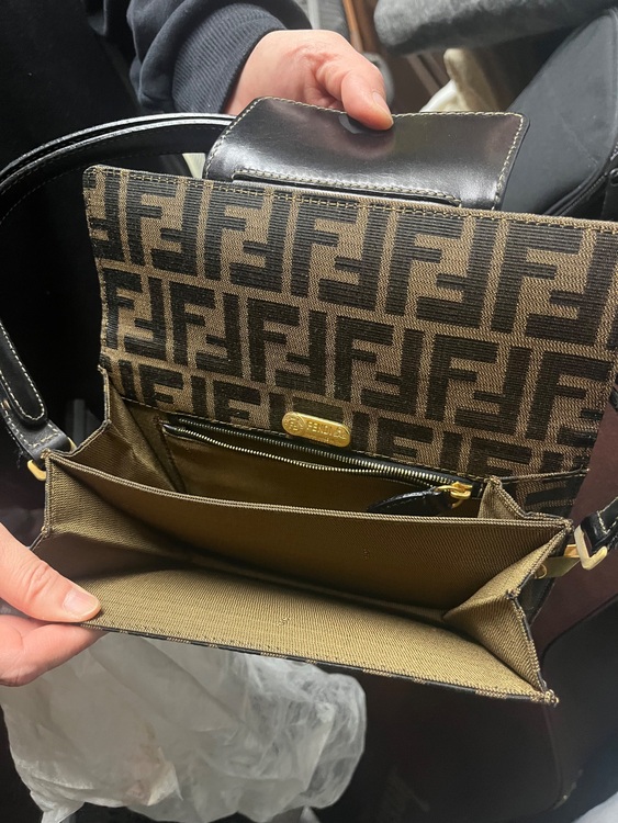 フェンディ  （ブランドバッグ）の商品画像 - 査定依頼日：2025年11月25日 - 最高査定価格：65,000円