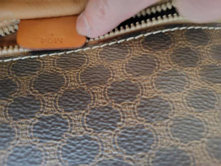 マカダム　ショルダーバッグ（ブランドバッグ）の商品画像 - 査定依頼日：2025年4月24日 - 最高査定価格：15,000円