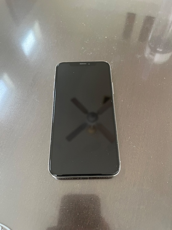 iPhoneX 64G シルバー　SIMフリー（スマホ）の商品画像 - 査定依頼日：2025年11月2日 - 最高査定価格：16,000円