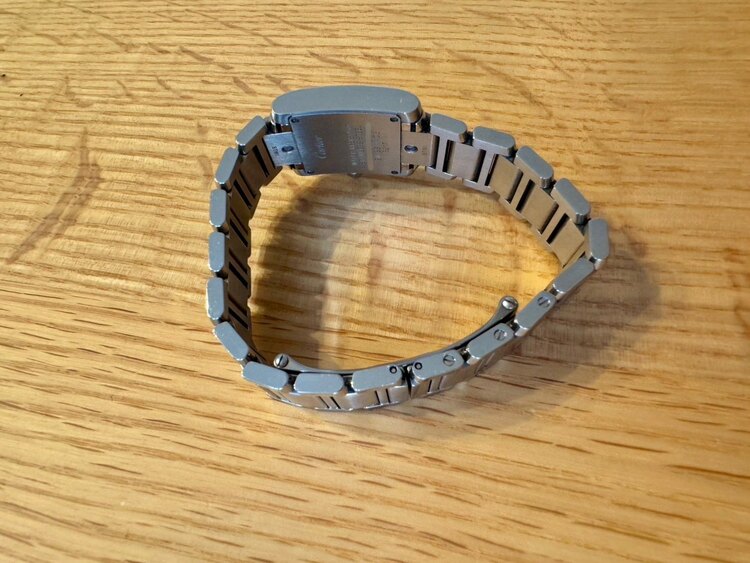 カルティエ タンク W51008Q3　321（高級時計）の商品画像 - 査定依頼日：2024年12月18日 - 最高査定価格：310,000円