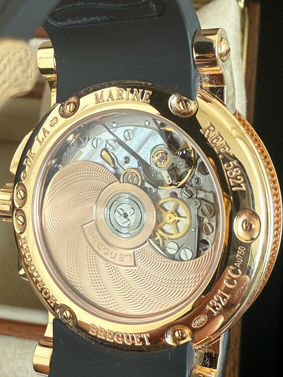 ブレゲ マリーン 5827BR225zt（高級時計）の商品画像 - 査定依頼日：2025年5月19日 - 最高査定価格：2,450,000円