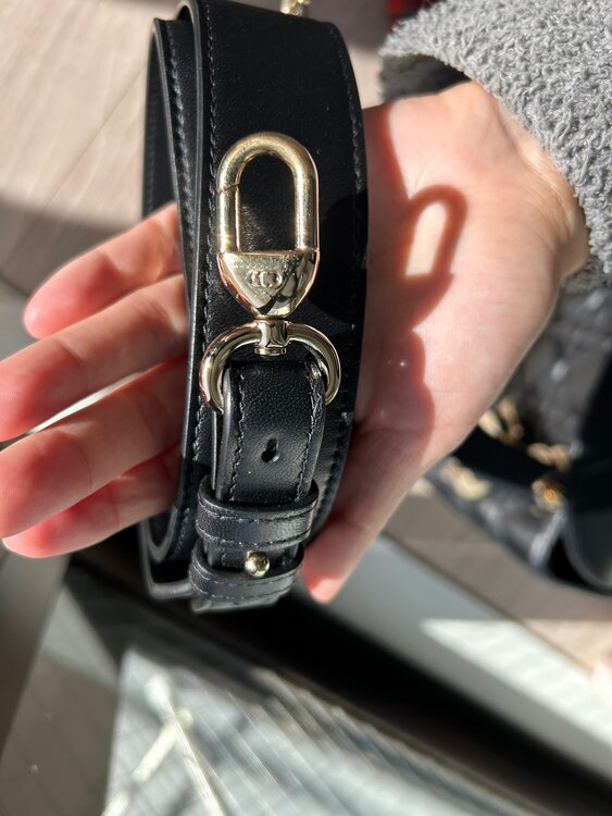 ディオール  （ブランドバッグ）の商品画像 - 査定依頼日：2024年12月25日 - 最高査定価格：200,000円