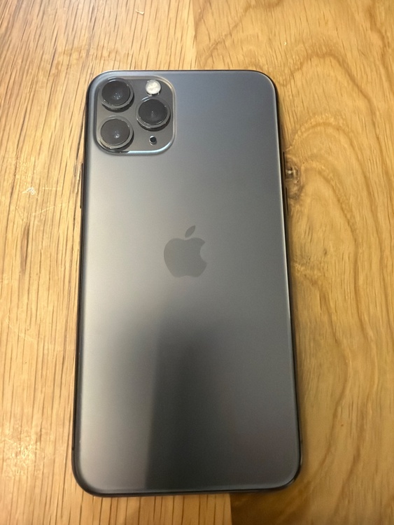 iPhone11 Pro 256GB au（スマホ）の商品画像 - 査定依頼日：2026年3月12日 - 最高査定価格：25,000円