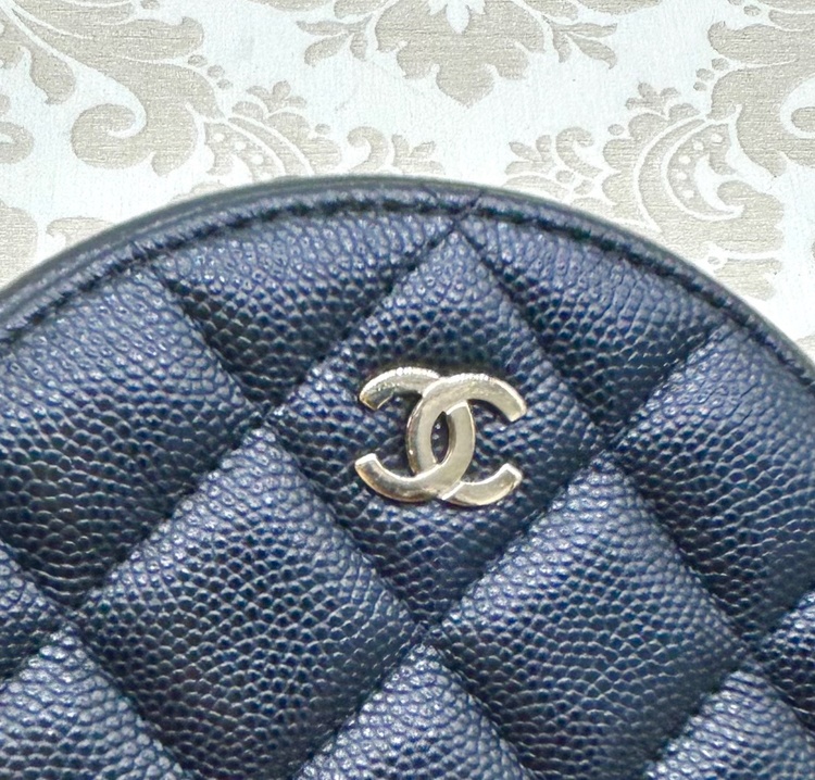 ラウンド型キャビアスキンチェーンショルダー（ブランドバッグ）の商品画像 - 査定依頼日：2026年2月20日 - 最高査定価格：220,000円