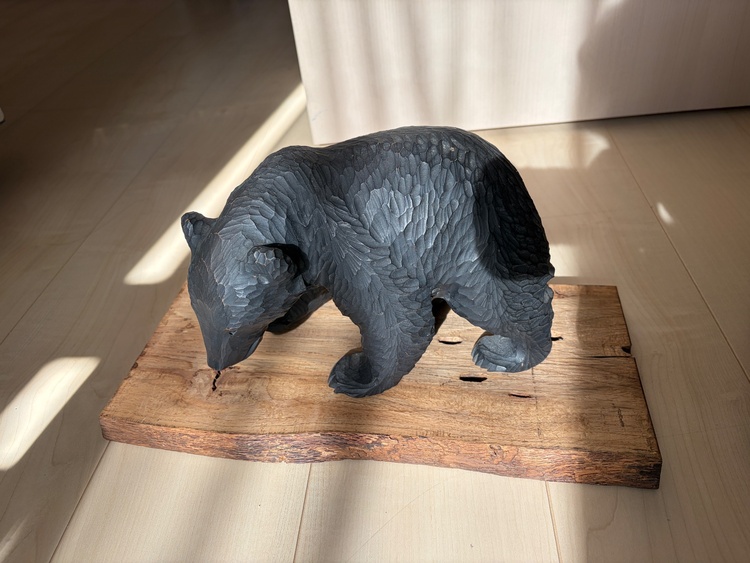 木彫りの熊（美術品・骨董品）の商品画像 - 査定依頼日：2026年1月13日 - 最高査定価格：1,000円