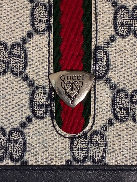 グッチ　シェリーライン　二つ折り長財布（ブランド財布・小物）の商品画像 - 査定依頼日：2025年9月30日 - 最高査定価格：100,000円