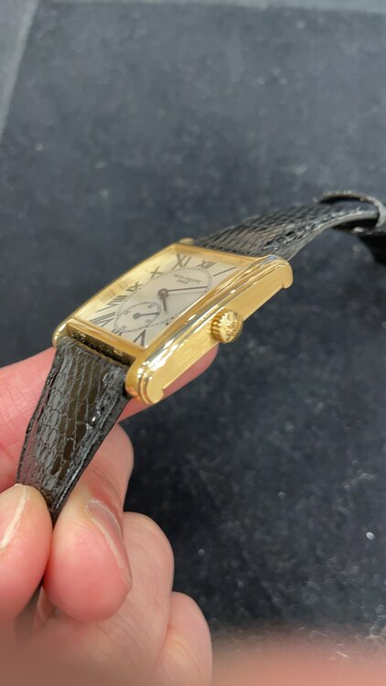 パテックフィリップ ゴンドーロ 5014（高級時計）の商品画像 - 査定依頼日：2025年4月20日 - 最高査定価格：1,850,000円