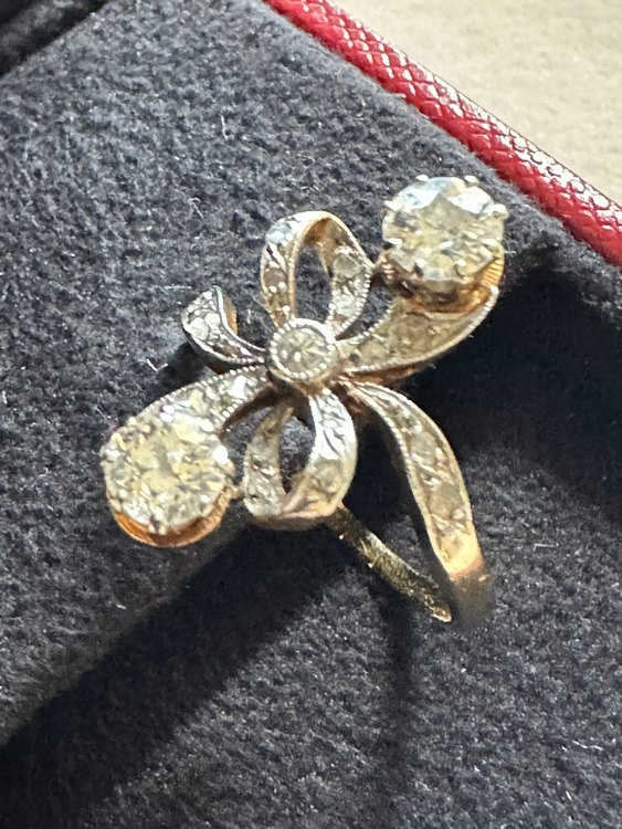 アンティークジュエリー4点（金・貴金属）の商品画像 - 査定依頼日：2023年8月21日 - 最高査定価格：400,000円