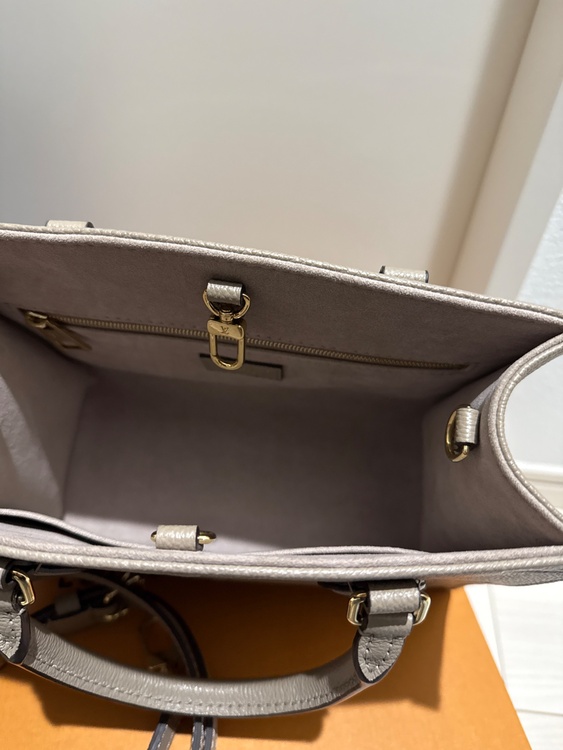 オンザゴー（ブランドバッグ）の商品画像 - 査定依頼日：2026年1月31日 - 最高査定価格：340,000円