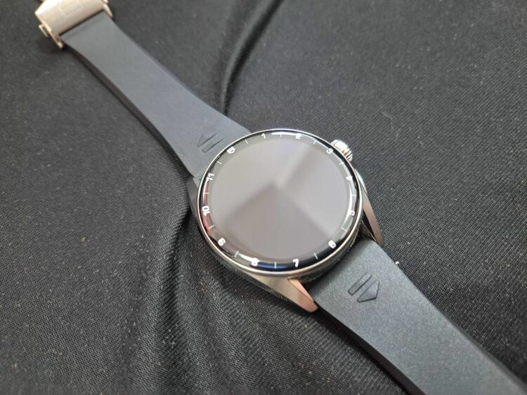 TAG Heuer Connected Calibre E4 42mm（高級時計）の商品画像 - 査定依頼日：2025年11月29日 - 最高査定価格：100,000円