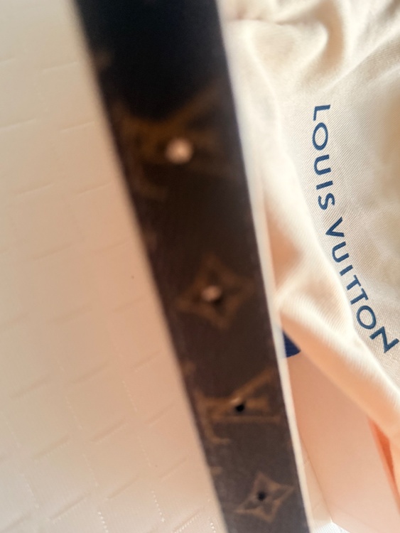 ･LV アイコニック 20MM リバーシブル（古着・ファッション）の商品画像 - 査定依頼日：2025年12月20日 - 最高査定価格：17,000円