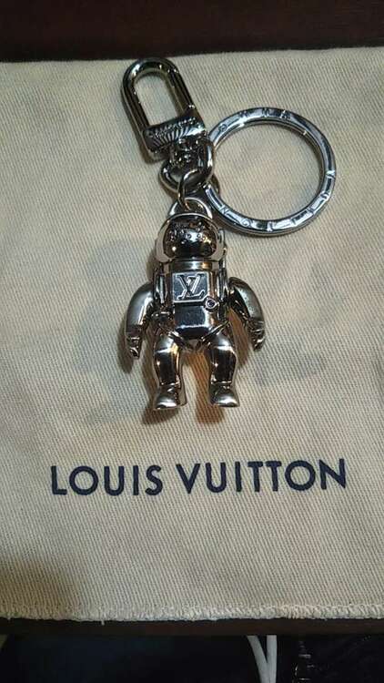 ルイヴィトンスペースコスモ（金・貴金属）の商品画像 - 査定依頼日：2025年4月25日 - 最高査定価格：11,000円