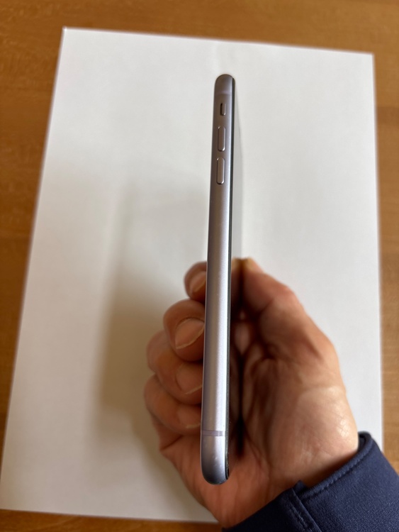 iPhone11 64GB Softbank（スマホ）の商品画像 - 査定依頼日：2026年5月6日 - 最高査定価格：19,000円