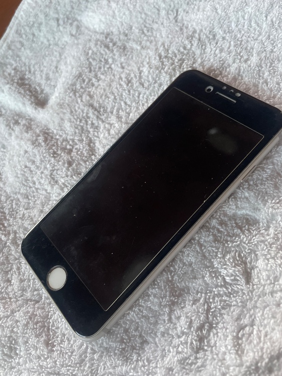 iPhone8 64GB docomo（スマホ）の商品画像 - 査定依頼日：2026年2月8日 - 最高査定価格：4,000円