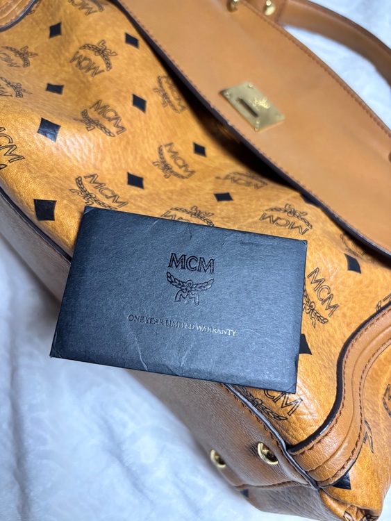 MCM ショルダーバッグ（古着・ファッション）の商品画像 - 査定依頼日：2025年10月24日 - 最高査定価格：12,000円