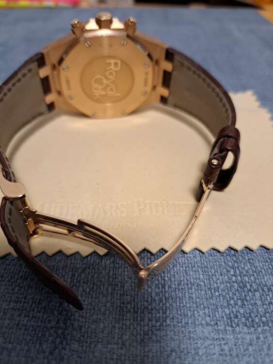オーデマピゲ ロイヤルオーク （高級時計）の商品画像 - 査定依頼日：2025年2月17日 - 最高査定価格：6,300,000円