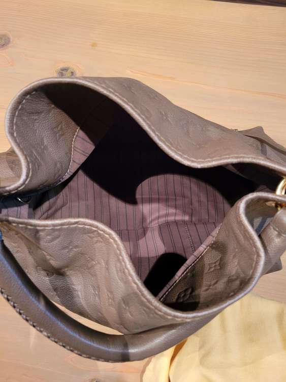 解りません。（ブランドバッグ）の商品画像 - 査定依頼日：2022年11月5日 - 最高査定価格：140,000円