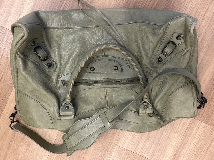 バレンシアガ  （ブランドバッグ）の商品画像 - 査定依頼日：2025年11月15日 - 最高査定価格：50,000円