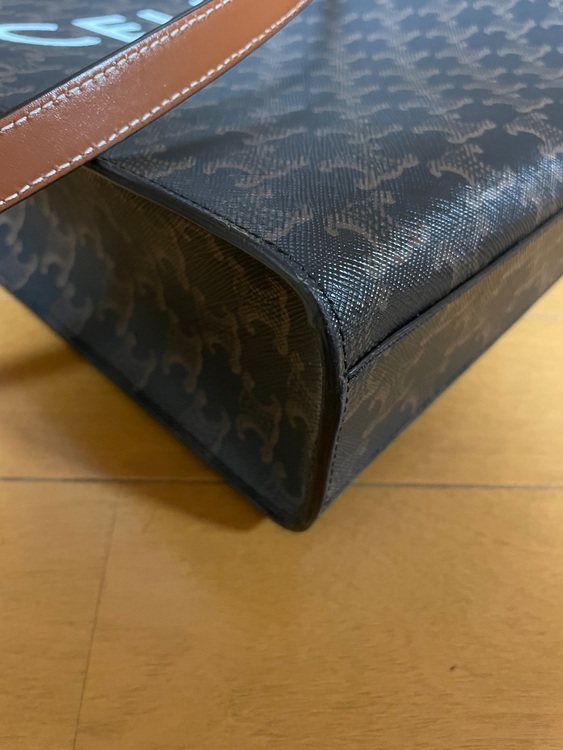 セリーヌ CELINE スモール バーティカル カバ トリオンフ トート（ブランドバッグ）の商品画像 - 査定依頼日：2025年10月26日 - 最高査定価格：100,000円