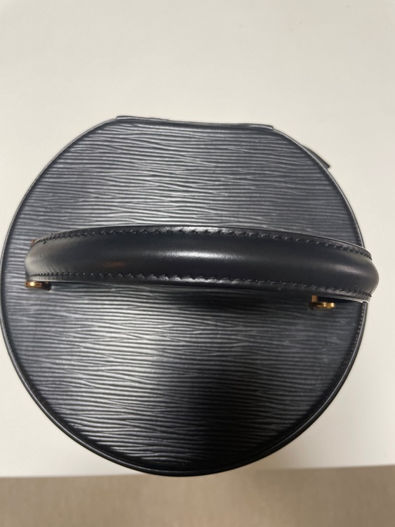 ルイヴィトン エピ （ブランドバッグ）の商品画像 - 査定依頼日：2025年7月14日 - 最高査定価格：80,000円