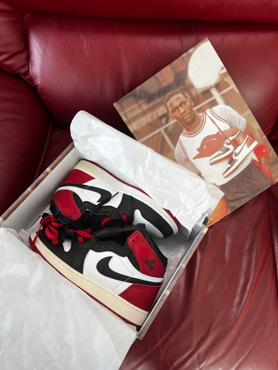 エアジョーダン1high OG black toe（古着・ファッション）の商品画像 - 査定依頼日：2025年5月5日 - 最高査定価格：19,000円